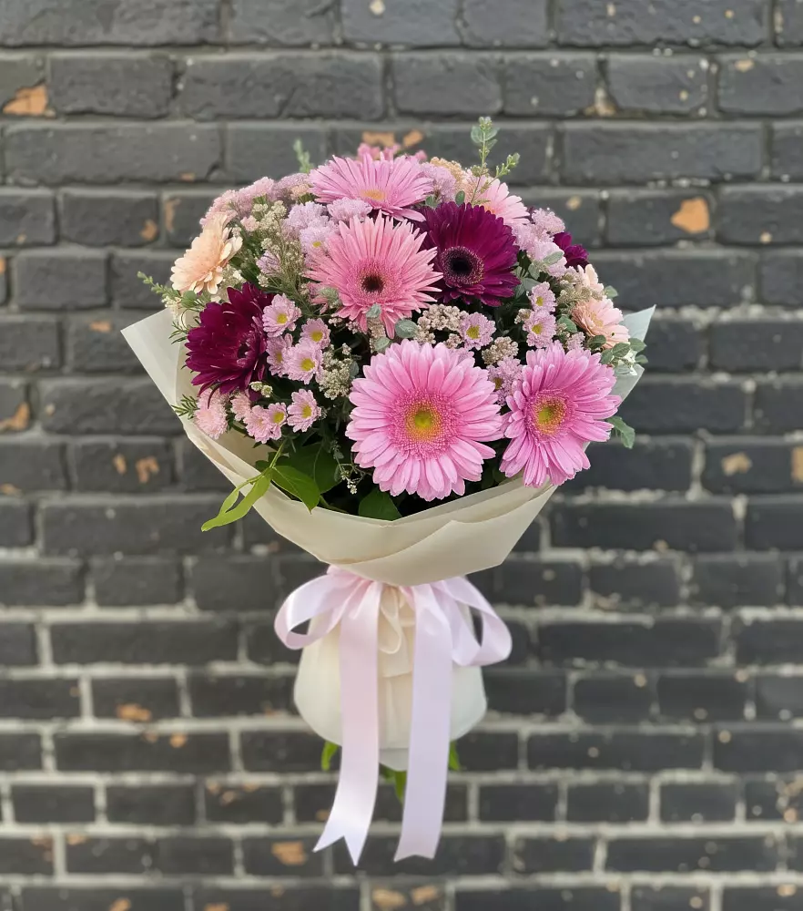 Букет цветов из: Герберы и Хризантемы в Маришкино
