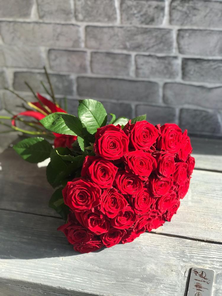 Букет Красные розы Фридом в Маришкино