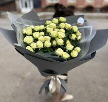 Букет Белые кустовые розы Солинеро в Маришкино
