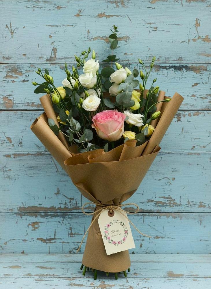 Букет цветов из: Розы и Лизиантусы в Маришкино