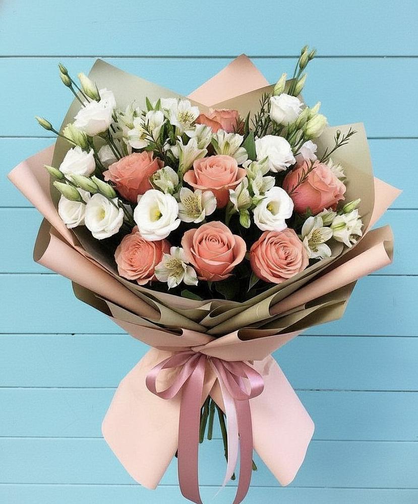 Букет цветов из: Розы, Альстромерии и Лизиантусы в Маришкино