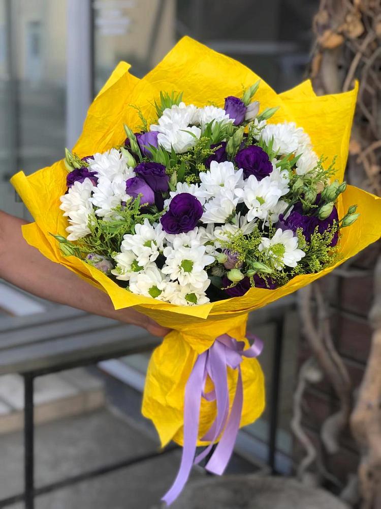 Букет цветов из: Ирисы, Хризантемы и Ромашки в Маришкино