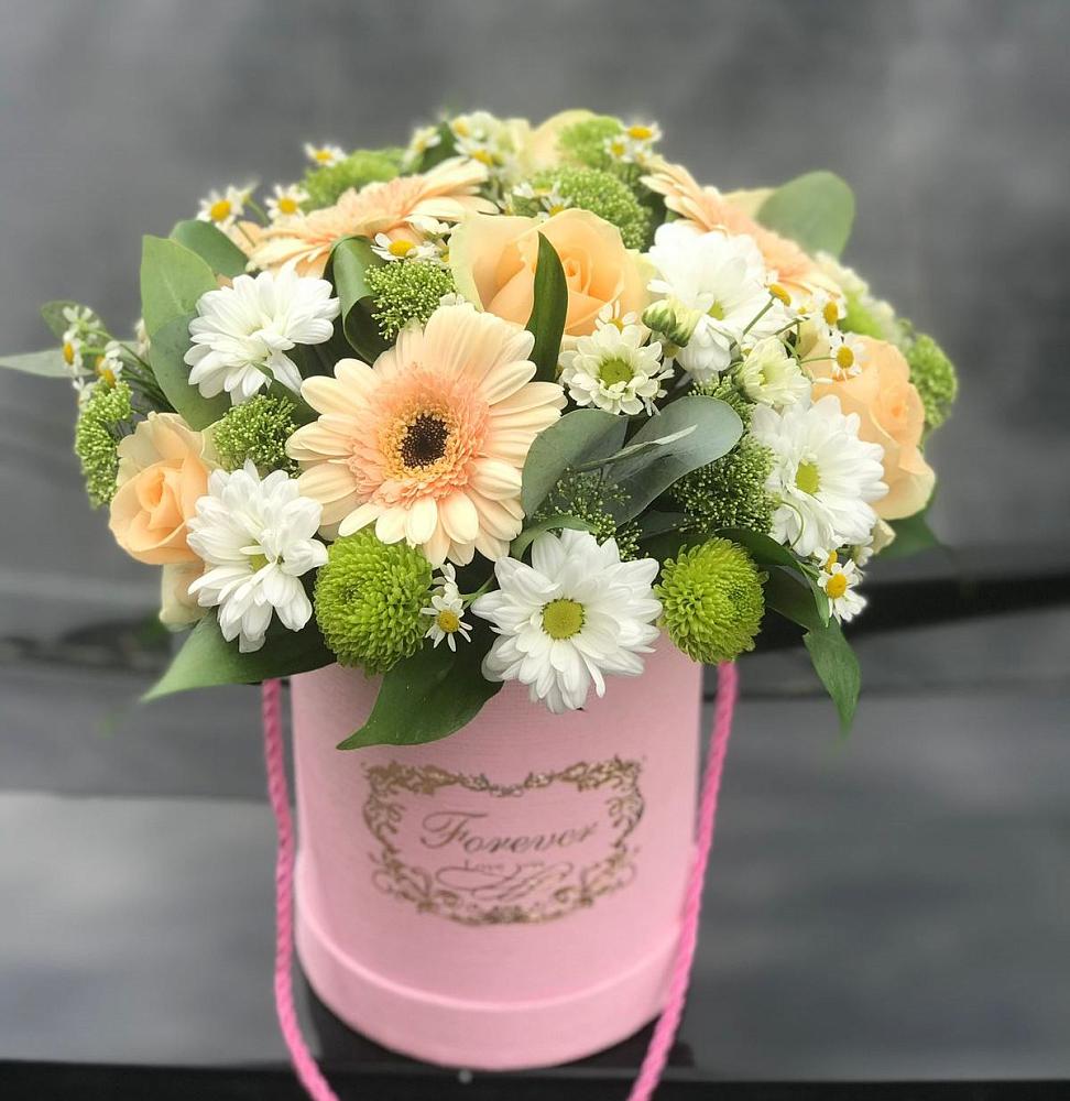 Цветочная композиция из Розы, Герберы и Хризантемы в шляпной коробке в Маришкино