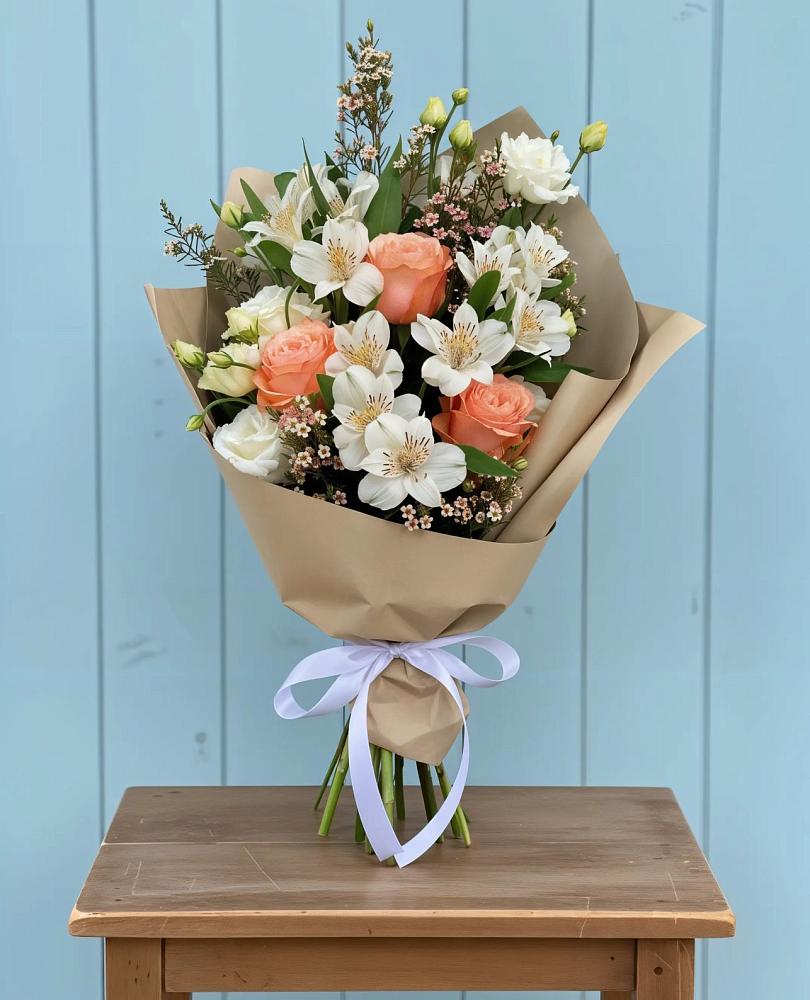 Букет цветов из: Альстромерии, Лизиантусы, Розы и Хризантемы в Маришкино